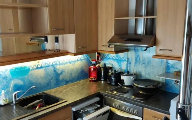 Quiet apartment close to town