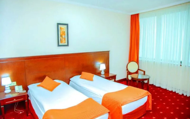 Чарлак Отель