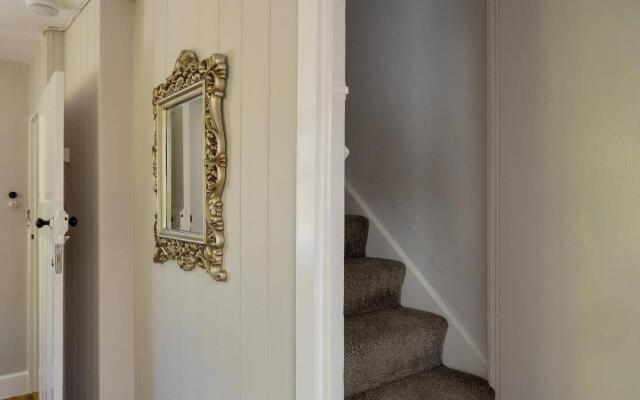 Strelna Coach House - Gateway to the Moor