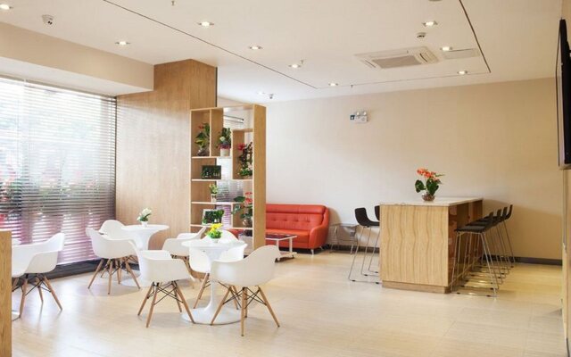 7 Days Inn Changsha Yinpenling Aokesi Square Branch