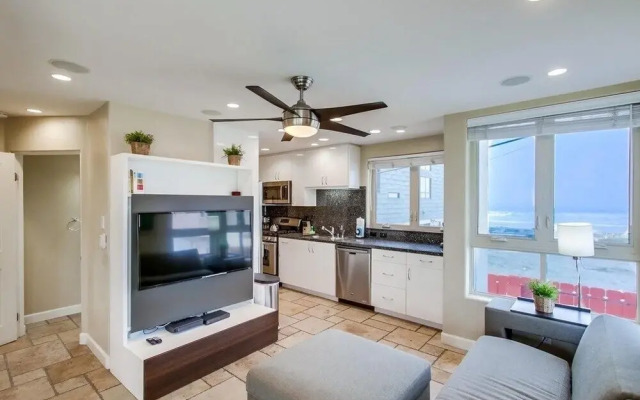 Manhattan Townhome #722