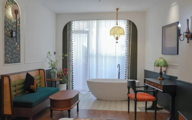 Vishan Garden Trendy Hostel