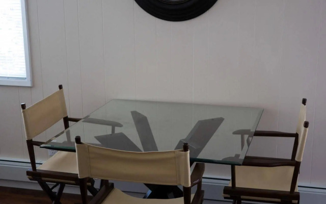 Arctic Fox Inn