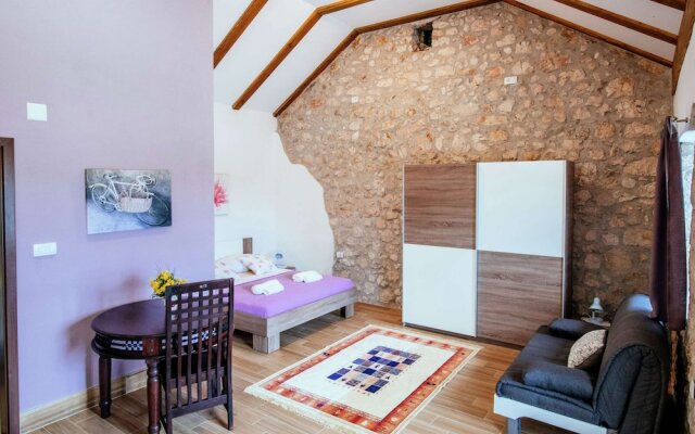 Lovely Holiday Home With Private Infinity Pool