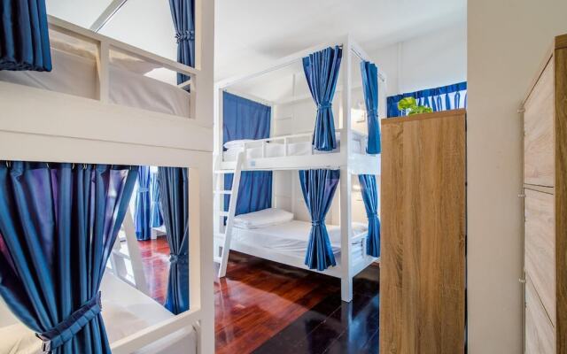 SleepEasy Beach Hostel Huahin