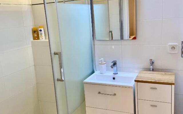 Appartement 1 chambre pour 2 pers - fraîchement rénové - terrasse - parking
