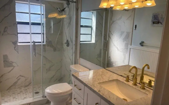 Spring Break 3 Bedroom Home by Redawning