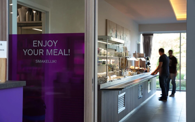 Mezzo Hotel & Business