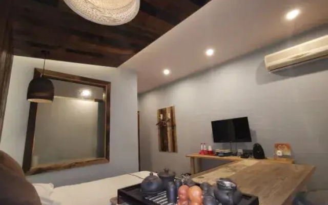 Xiyi Hailuogou townlet Xiaozhu Homestay
