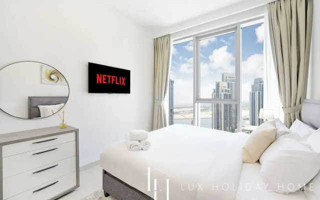 LUX  The Dubai Creek View Suite