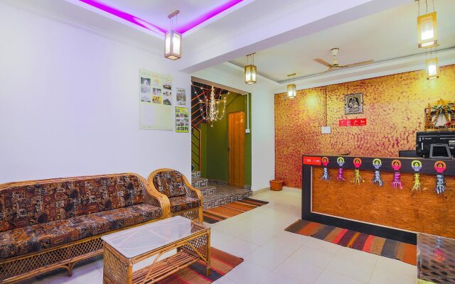 OYO 15449 Hotel Padma