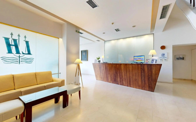 Lucy Hotel