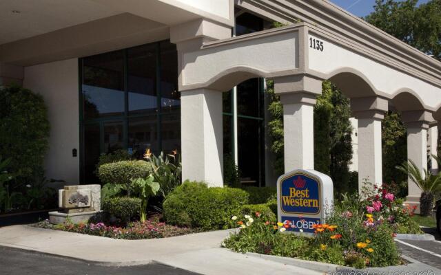 Best Western Plus Black Oak