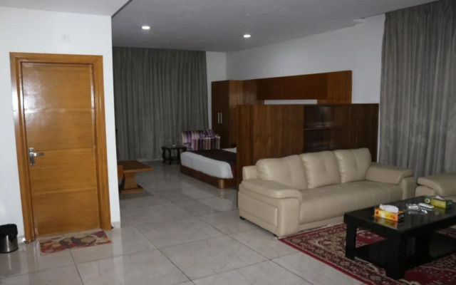 Hotel Aju Palace