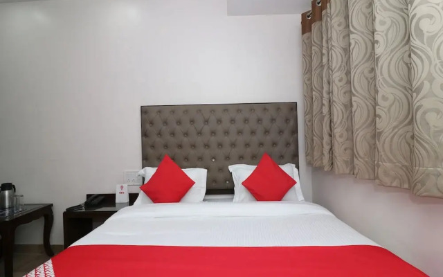 OYO 27802 Hotel Boom Room