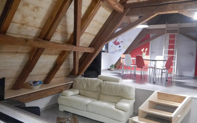 Gîte autonome, La grange a foin, piscine !