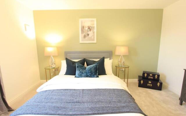 Cabot Mews Apartment 2