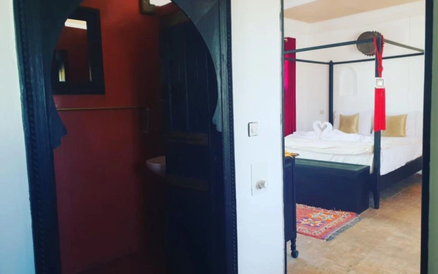 Riad Lalla Mira
