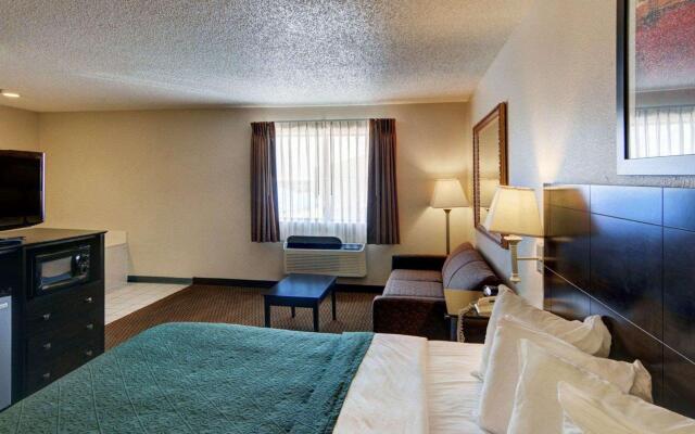 Quality Inn & Suites Wichita Falls I-44