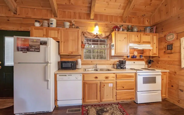 Sleepin' Inn 2 Bedroom Cabin by RedAwning