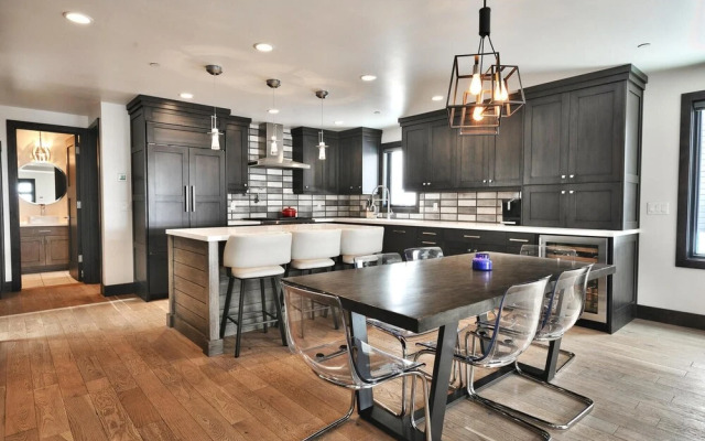 Coopers Collection 55 - 217 Park Ave