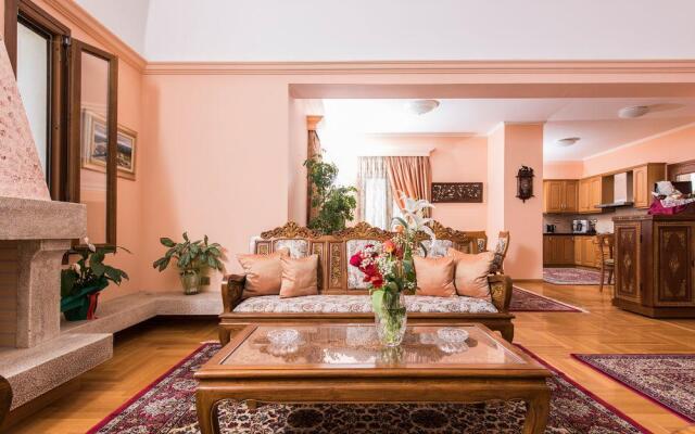 The Palm Tree Residence