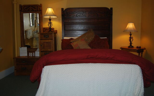 Fullerton Inn