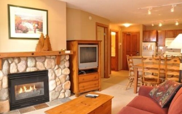 Fireside Lodge by Bear Country