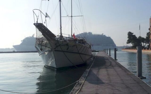 Venezia Boat & Breakfast Caicco Freedom