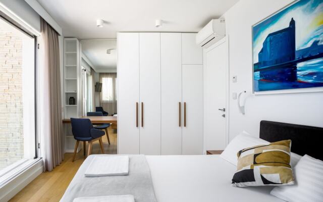 Acadia Beach Villas & Apartments, Slatine