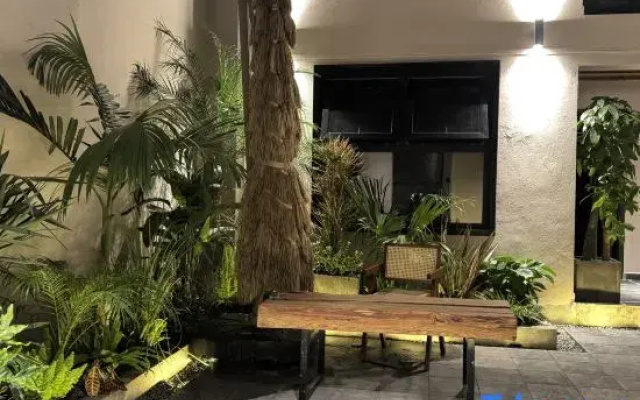 Guli · Private Courtyard Homestay (Dali Ancient City Erhai Store)