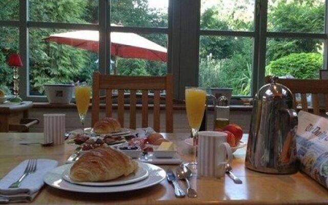Overglen Court Bed & Breakfast
