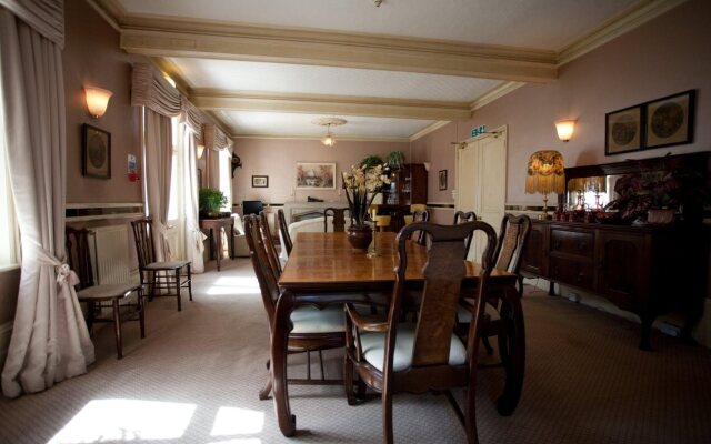 Fines Bayliwick Hotel
