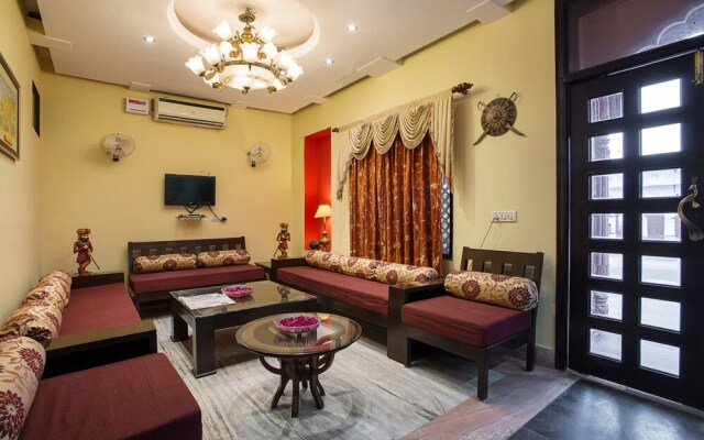 Capital O 11204 Hotel Rg Palace