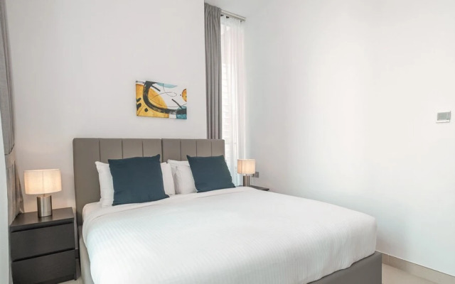 LUX Contemporary Suite Marina View 6