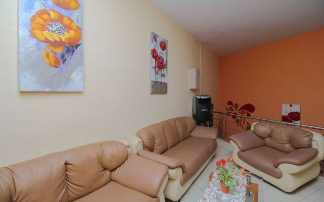 Airy Eco Panakkukang Hertasning Raya Blok C2 Makassar