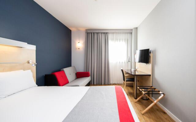 Holiday Inn Express Barcelona - Sant Cugat, an IHG Hotel