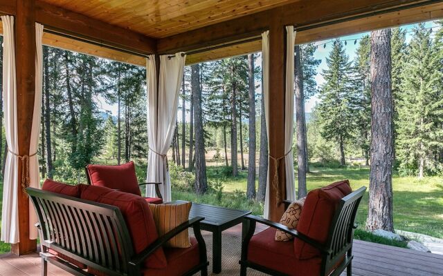 Meadow Wood Lodge in Shugart Flats