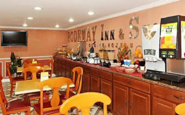 Rodeway Inn & Suites