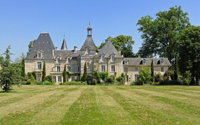 Chateau Le Mas De Montet