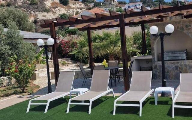 Magnolia CAPTAINS HOUSE with A POOL