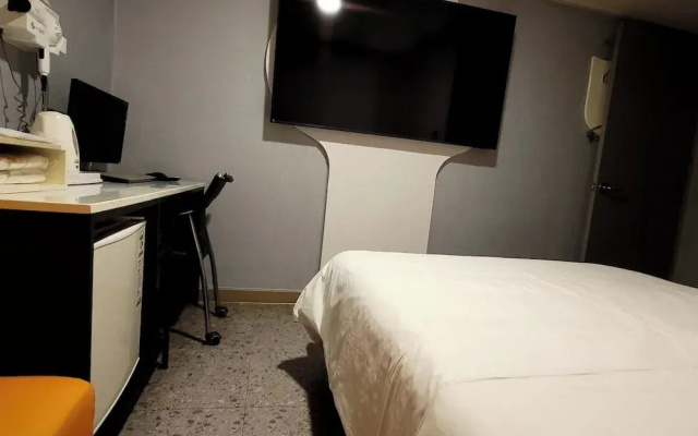 SKY Motel