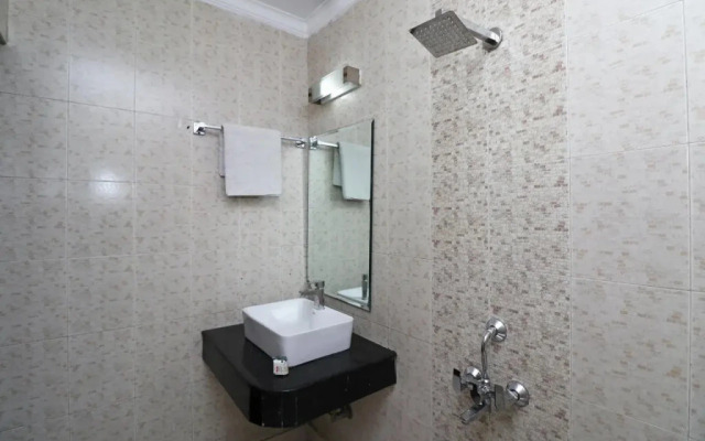 Kehar Palace by OYO Rooms