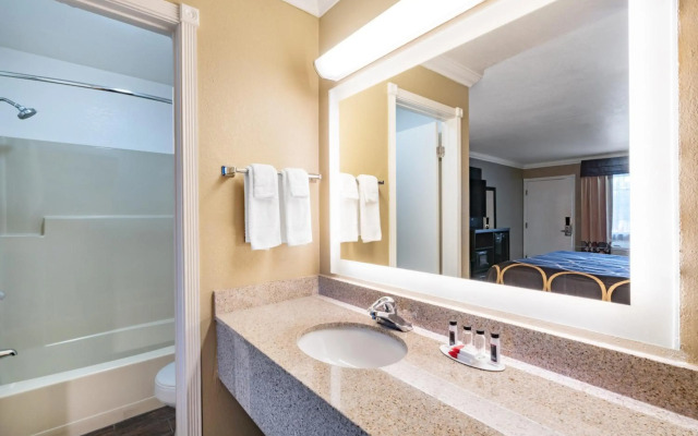 Super 8 by Wyndham Ukiah