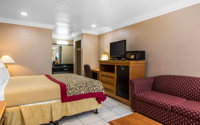 Rodeway Inn Cypress - Near Cypress College