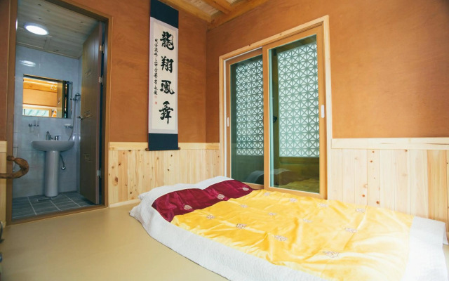 Laon Hanok Gguljam