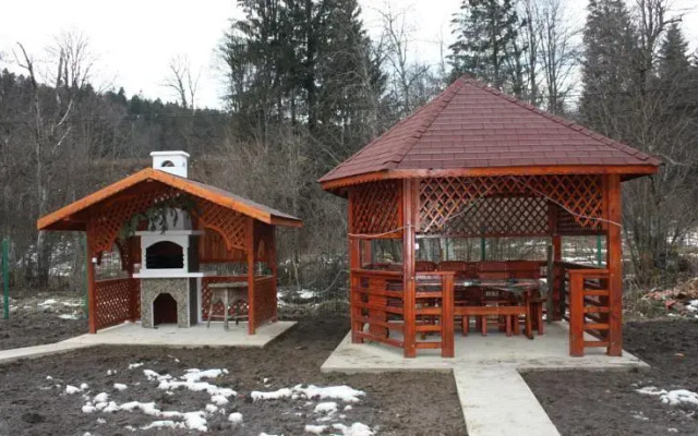 Vila Turistică Cireşarii