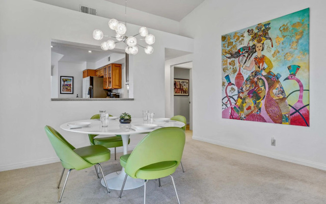 Elegant modern Palm Desert getaway