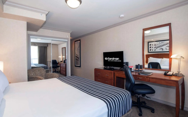 Sandman Hotel & Suites Winnipeg Airport