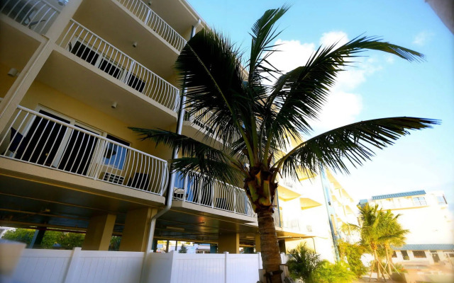 Shoreline Island Resort - Exclusively Adult